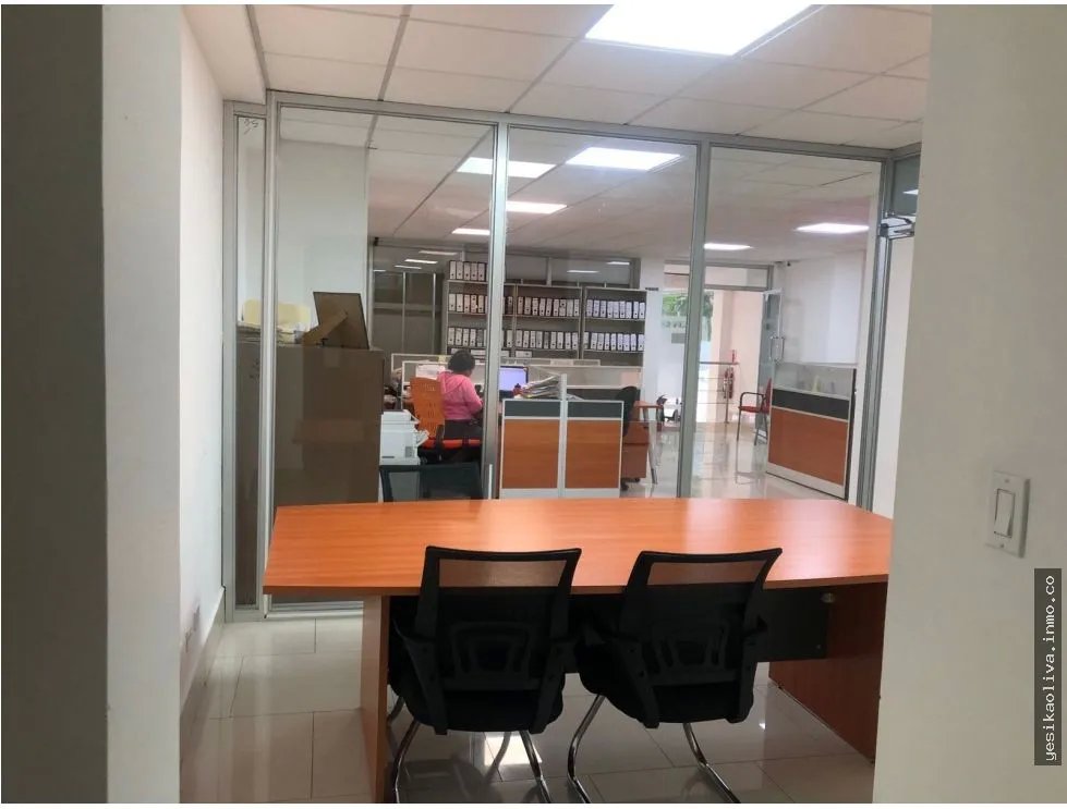 ALQUILER DE LOCAL COMERCIAL, EL CANGREJO, VÍA PRINCIPAL