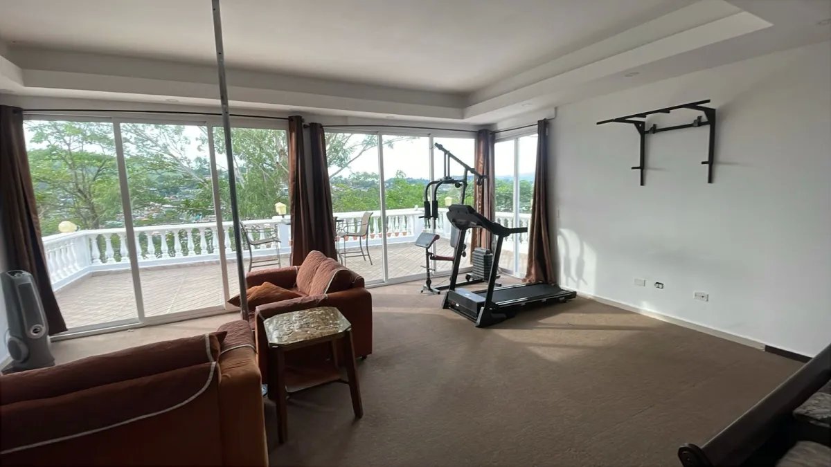 Luxury 480m² Home in El Bosque, Doral – Move-In Ready!