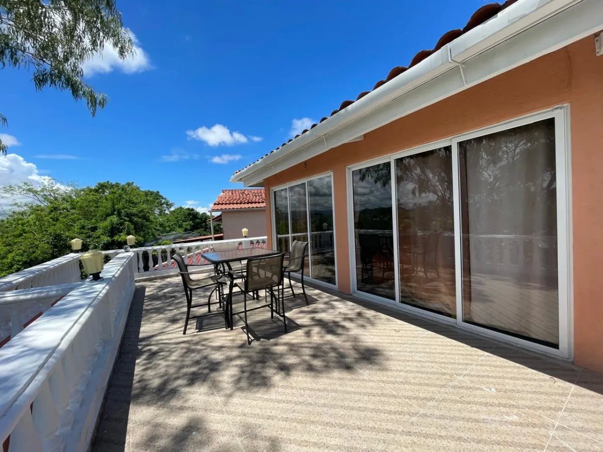 Luxury 480m² Home in El Bosque, Doral – Move-In Ready!
