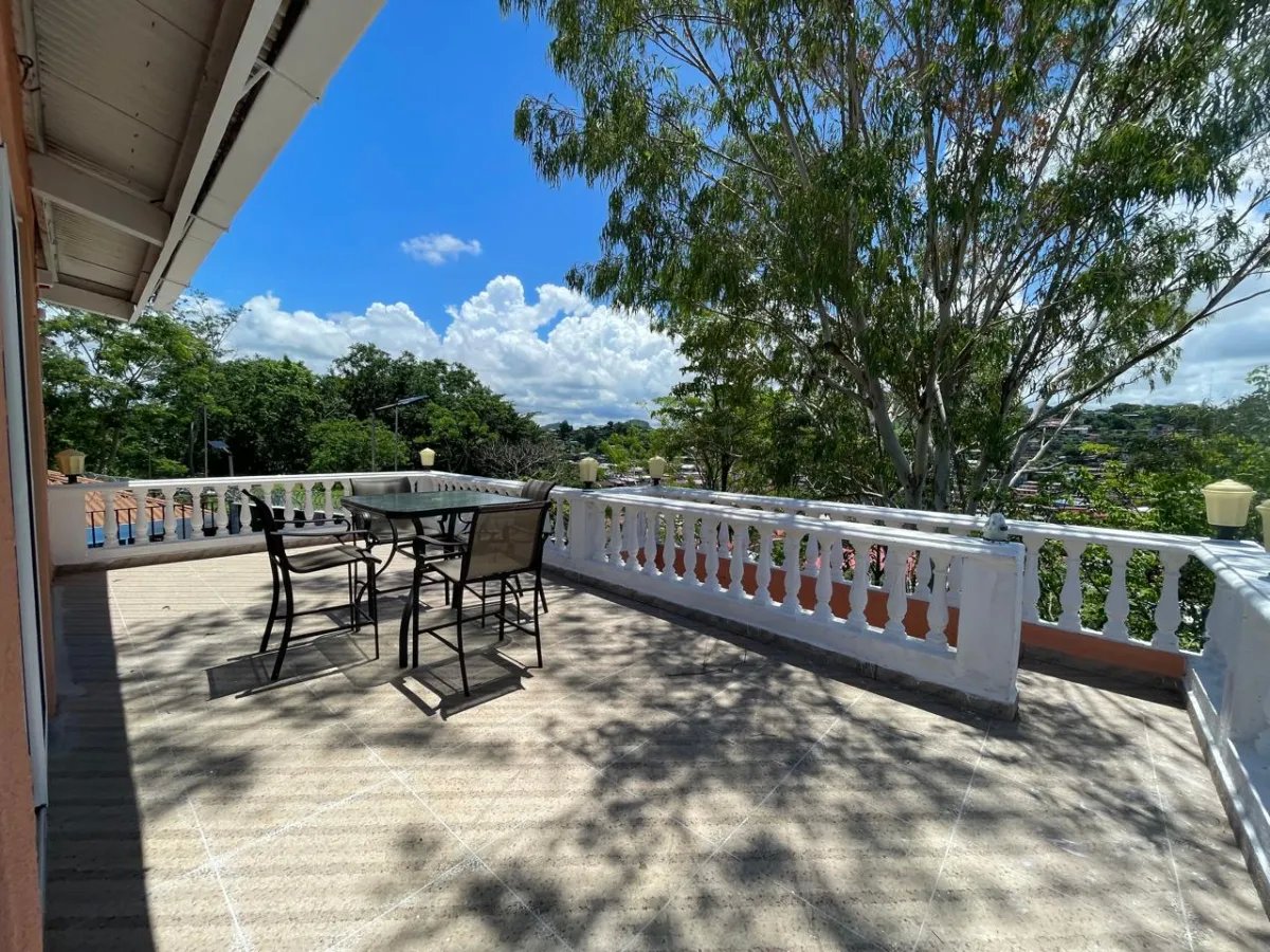 Luxury 480m² Home in El Bosque, Doral – Move-In Ready!