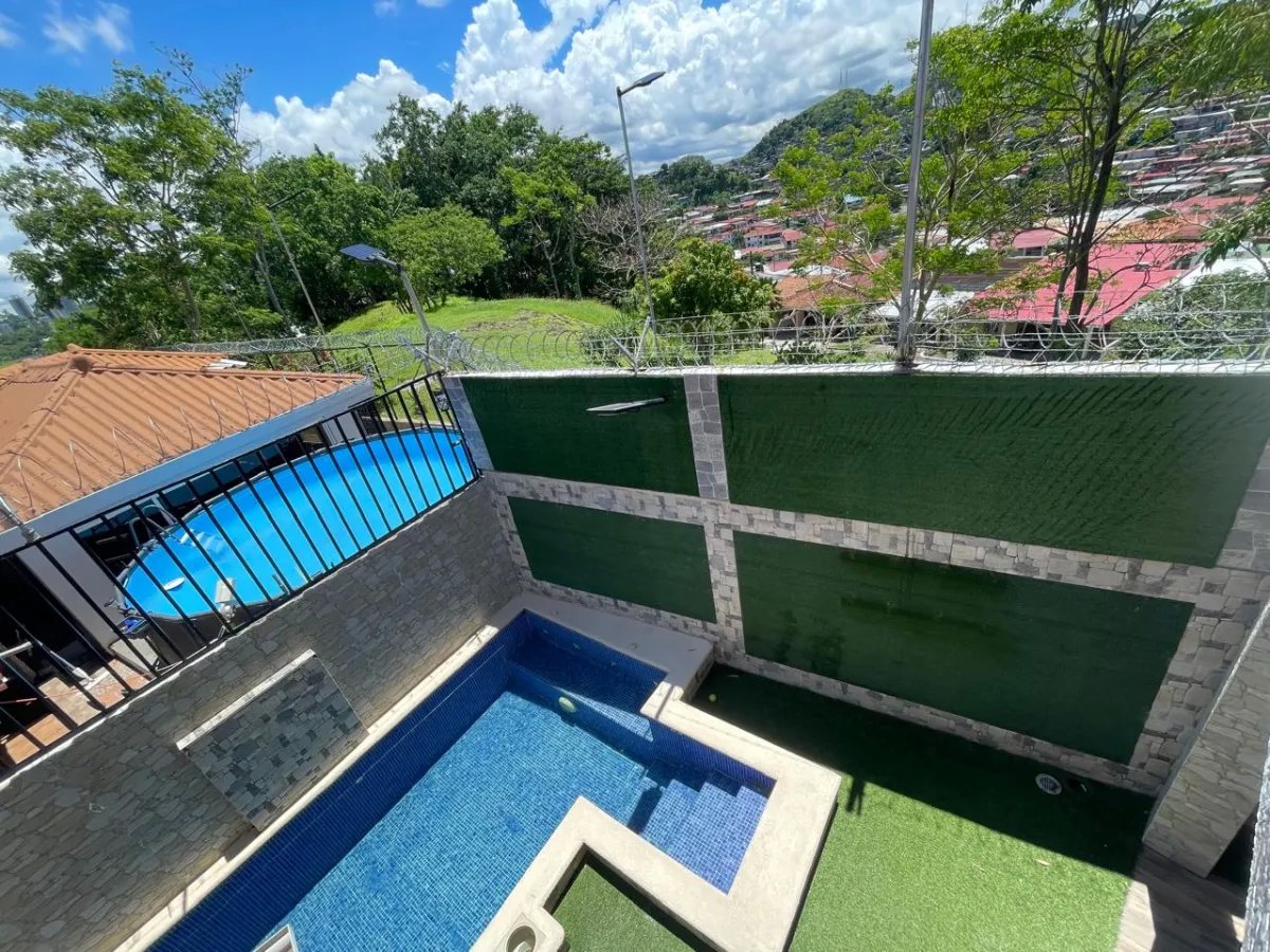 Luxury 480m² Home in El Bosque, Doral – Move-In Ready!