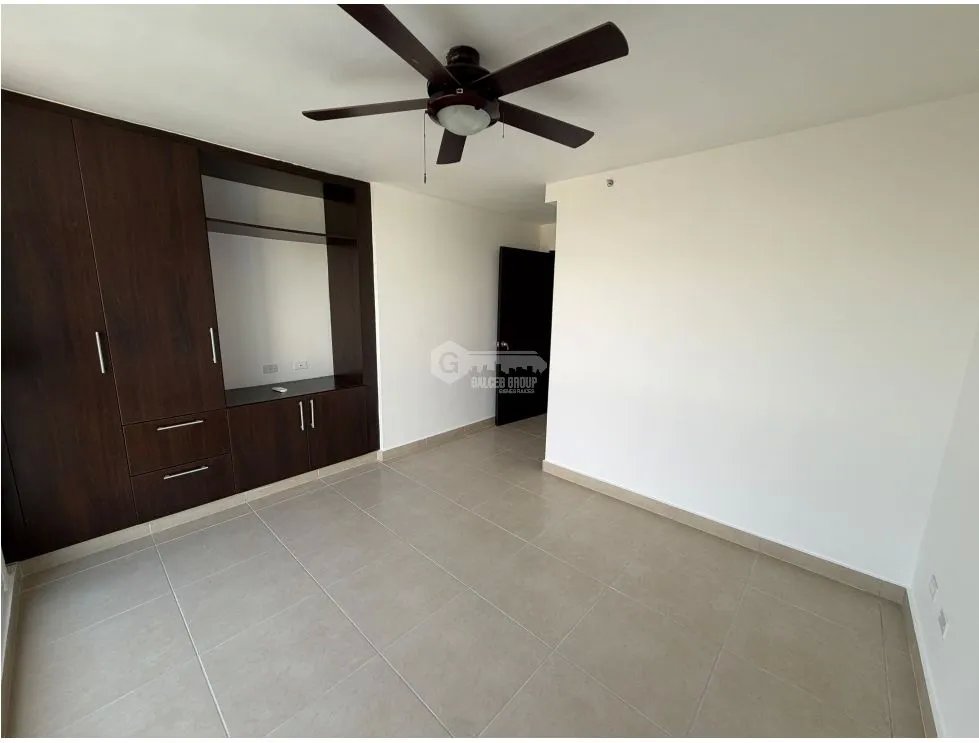 SPACIOUS APARTMENT FOR SALE CONDADO DEL REY KINGS PARK 85M WITH BALCONY