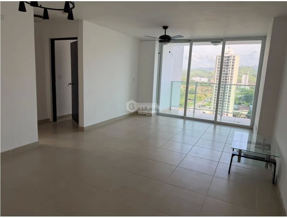 SPACIOUS APARTMENT FOR SALE CONDADO DEL REY KINGS PARK 85M WITH BALCONY