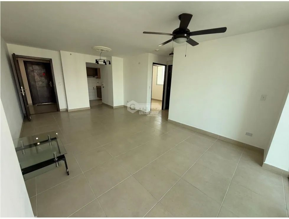 SPACIOUS APARTMENT FOR SALE CONDADO DEL REY KINGS PARK 85M WITH BALCONY
