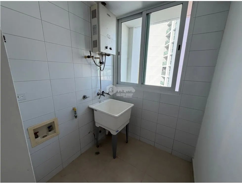 CONDADO DEL REY / KINGS PARK / 85M / 2 BEDROOM / 2 BATHROOM / BALCONY