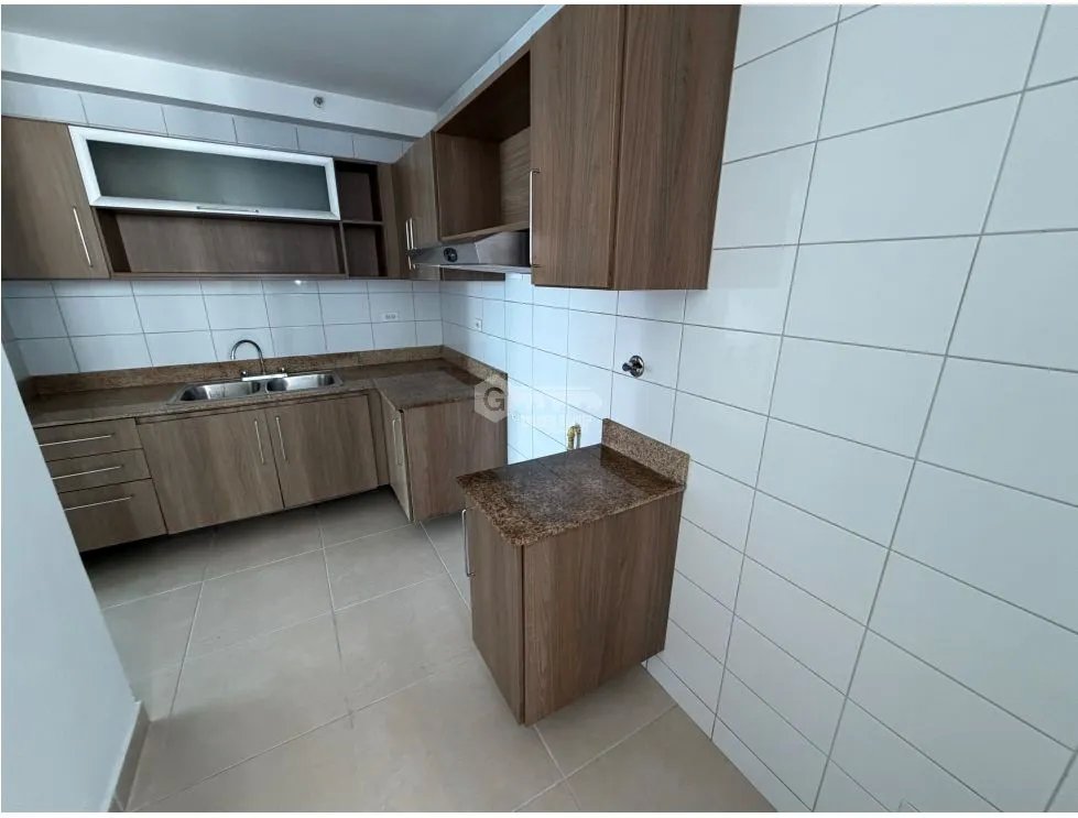 CONDADO DEL REY / KINGS PARK / 85M / 2 BEDROOM / 2 BATHROOM / BALCONY