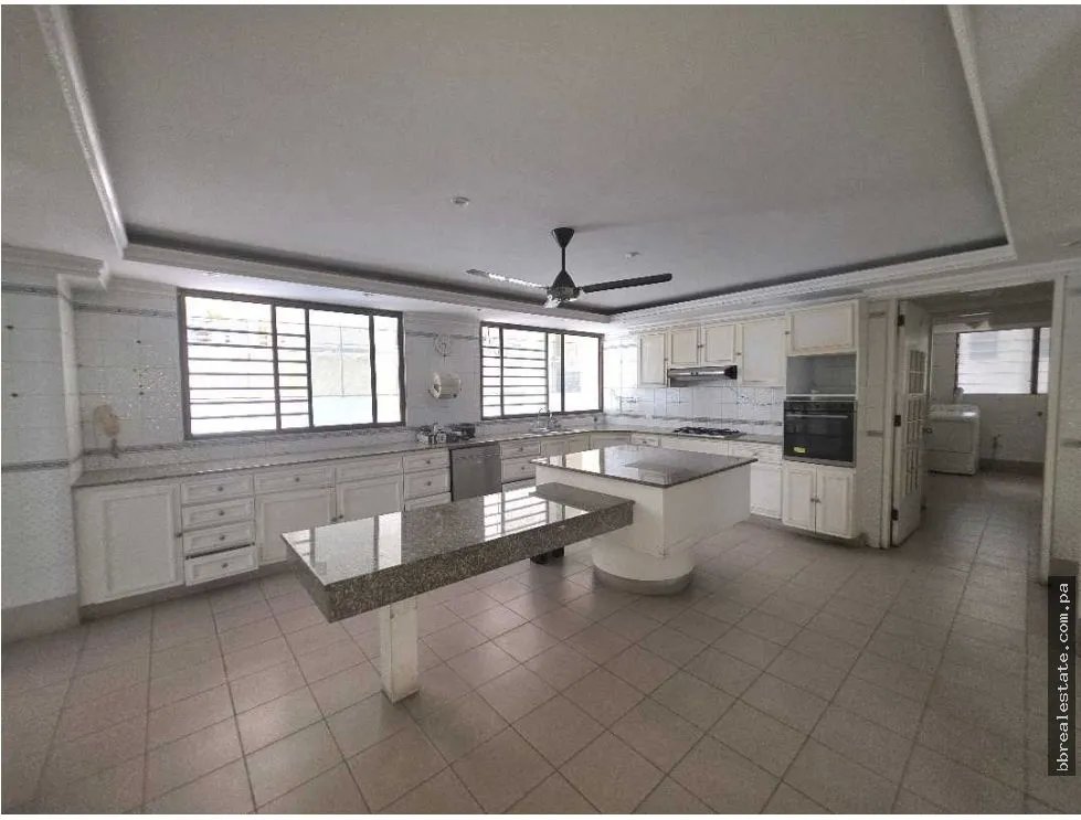Venta de apartamento en el PH MARESIAS, Paitilla