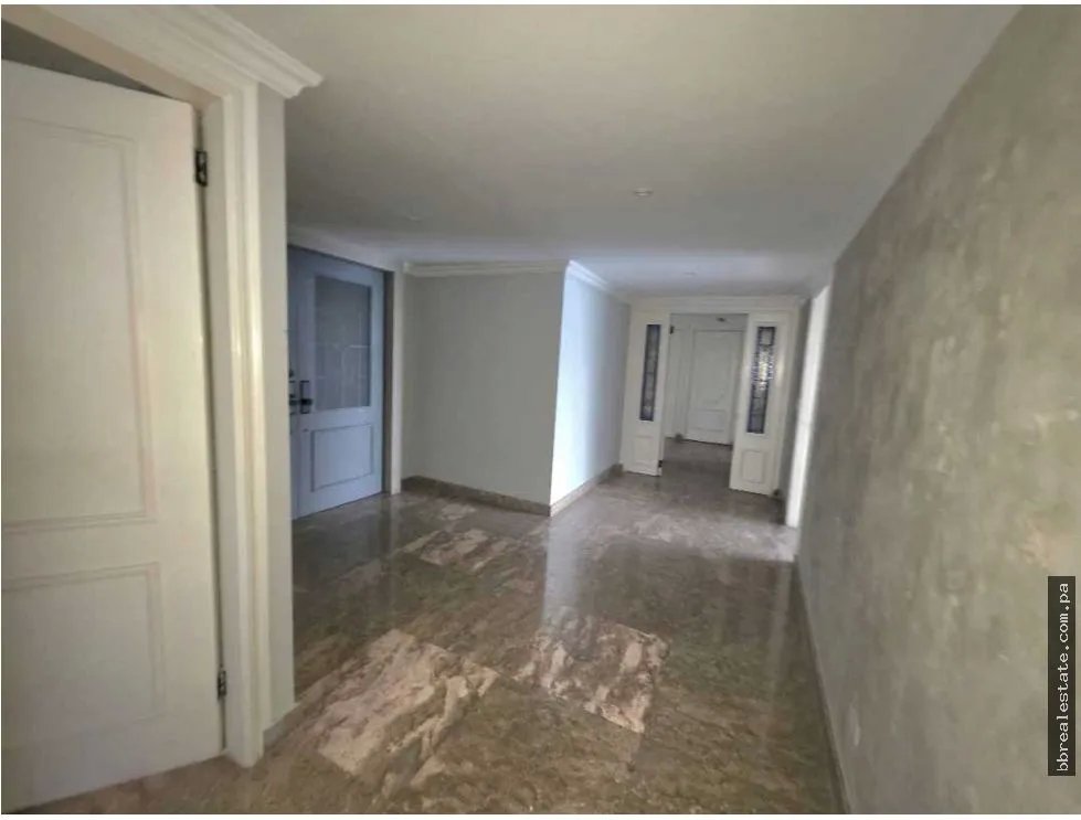 Venta de apartamento en el PH MARESIAS, Paitilla