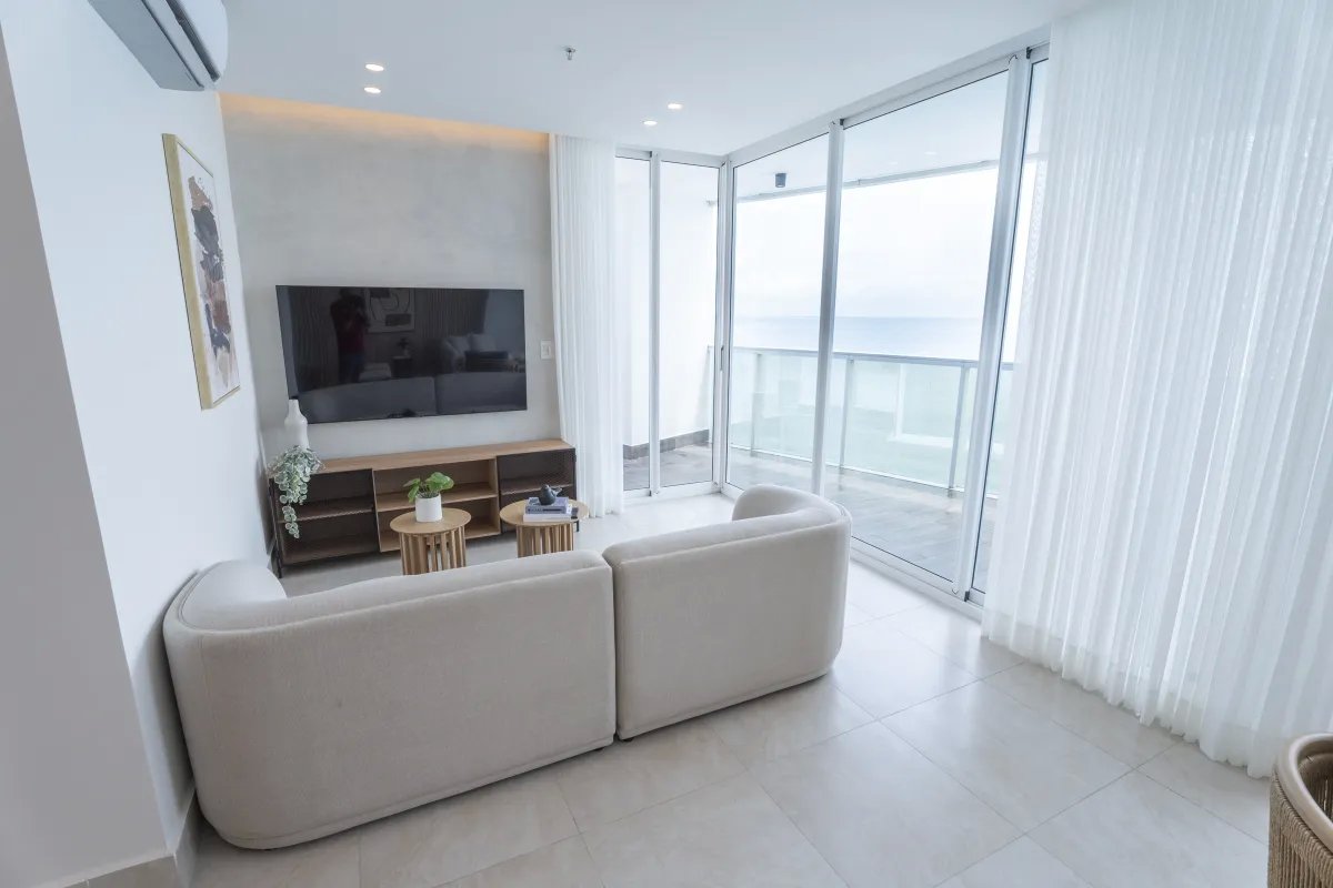 Exclusivos Apartamentos Frente al Mar: Ocean Waves - Playa Malibú 300 m² a 445 m², Espectacular Terraza Abierta