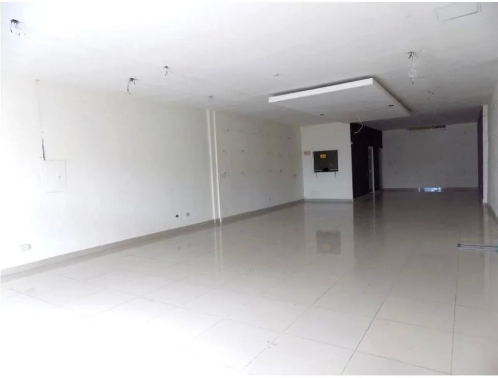 Commercial Space Rental at Plaza Roosevelt. LM