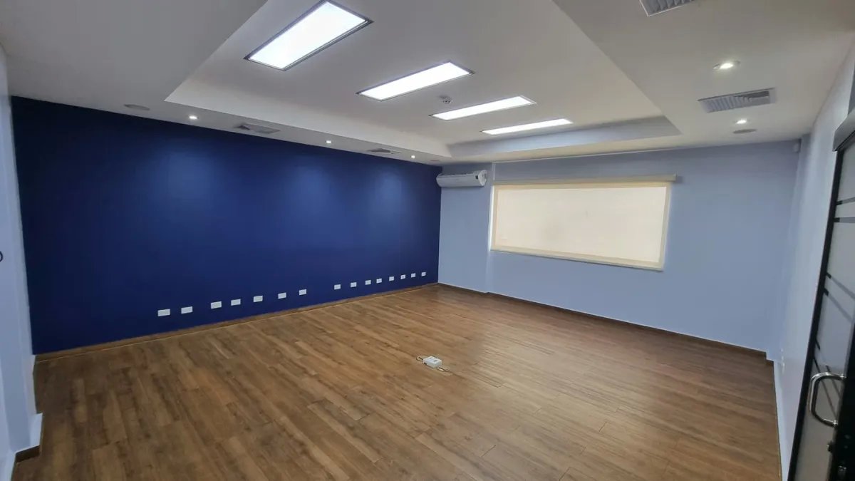 Edificio Corporativo con Ofi-Bodega de 1,500m² Costa del Este  Av. Centenario