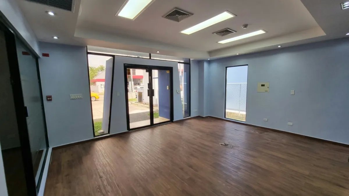 Edificio Corporativo con Ofi-Bodega de 1,500 m² Costa del Este  Av. Centenario