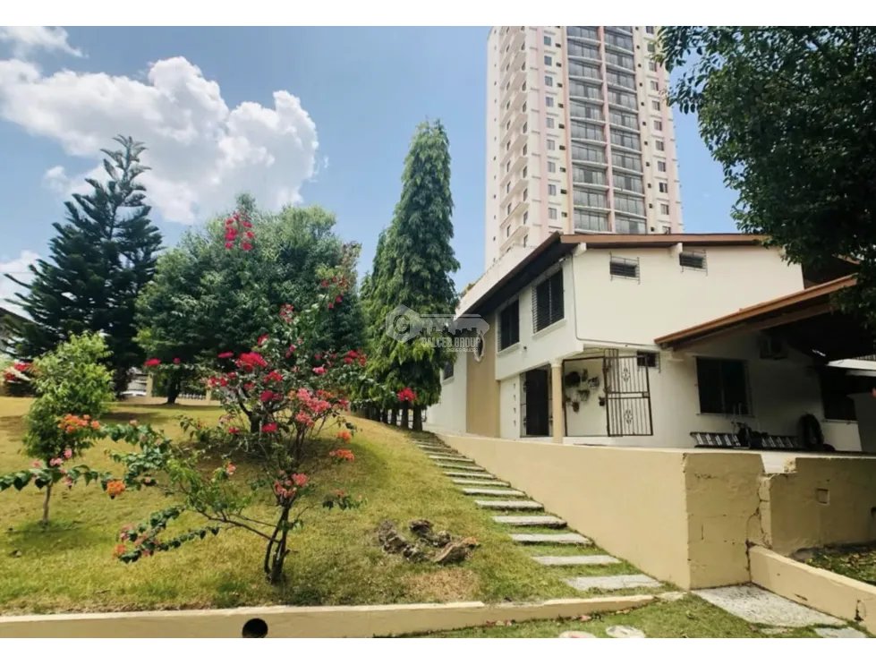 House for Sale in Betania Club X, 1,100M², 4 Bedrooms, 1R4 Zoning