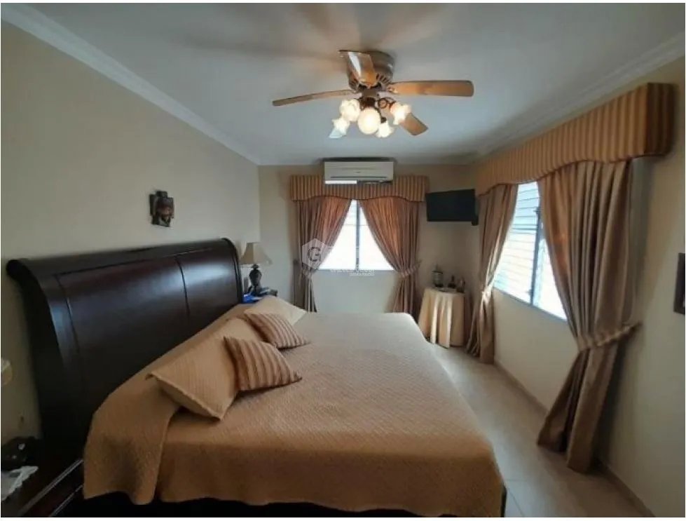 House for Sale in Betania Club X, 1,100M², 4 Bedrooms, 1R4 Zoning