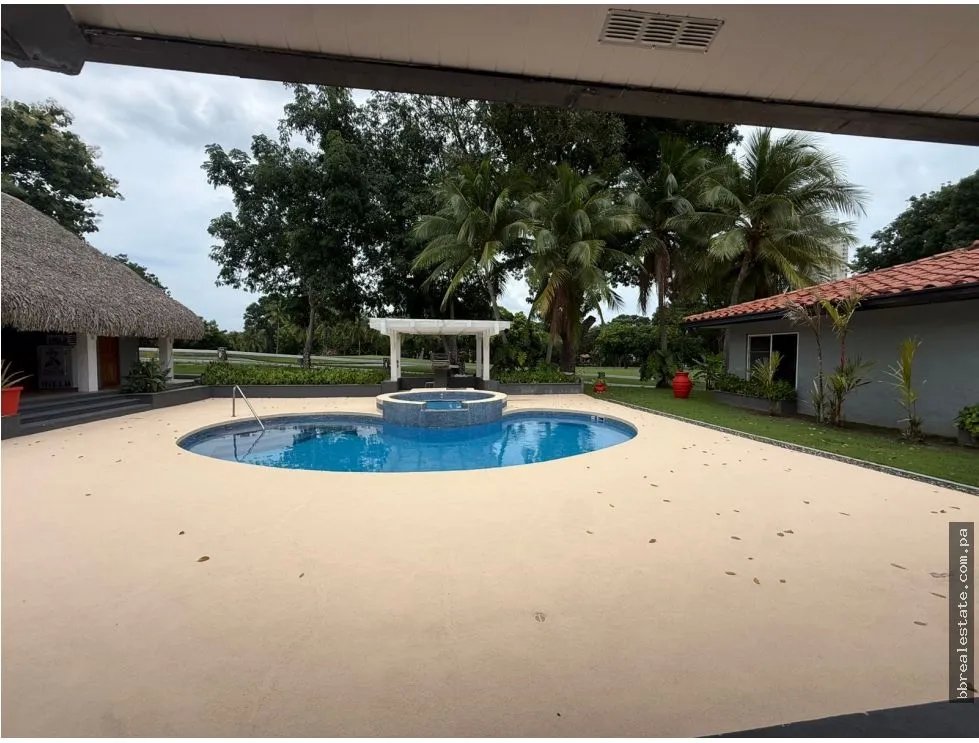 Sale of House at Coronado Golf Club, Coronado Beach