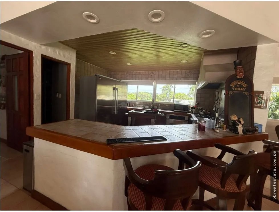 Sale of House at Coronado Golf Club, Coronado Beach