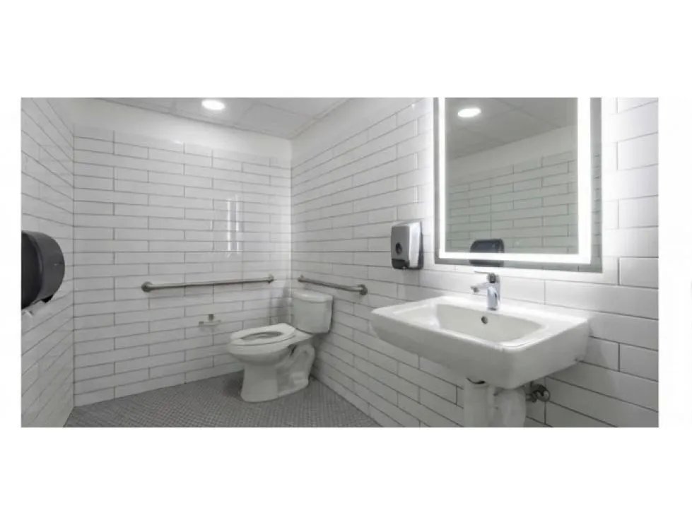 Commercial Space Rental at Plaza Cristal, Av. Centenario. LM
