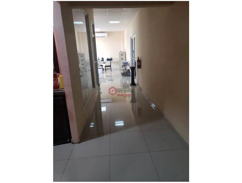 SANTIAGO / EDIF. ENTERO / 800M / LOCAL COMERCIAL CON GALERA