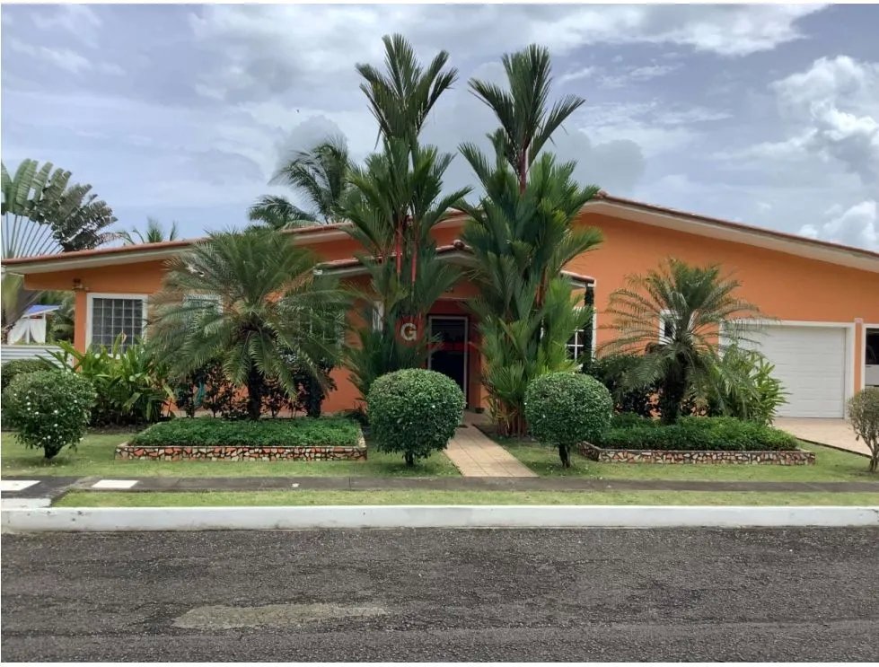 MARIA CHIQUITA / SAN MARINO OCEANFRONT / 1408m2 / 3 BEDROOMS