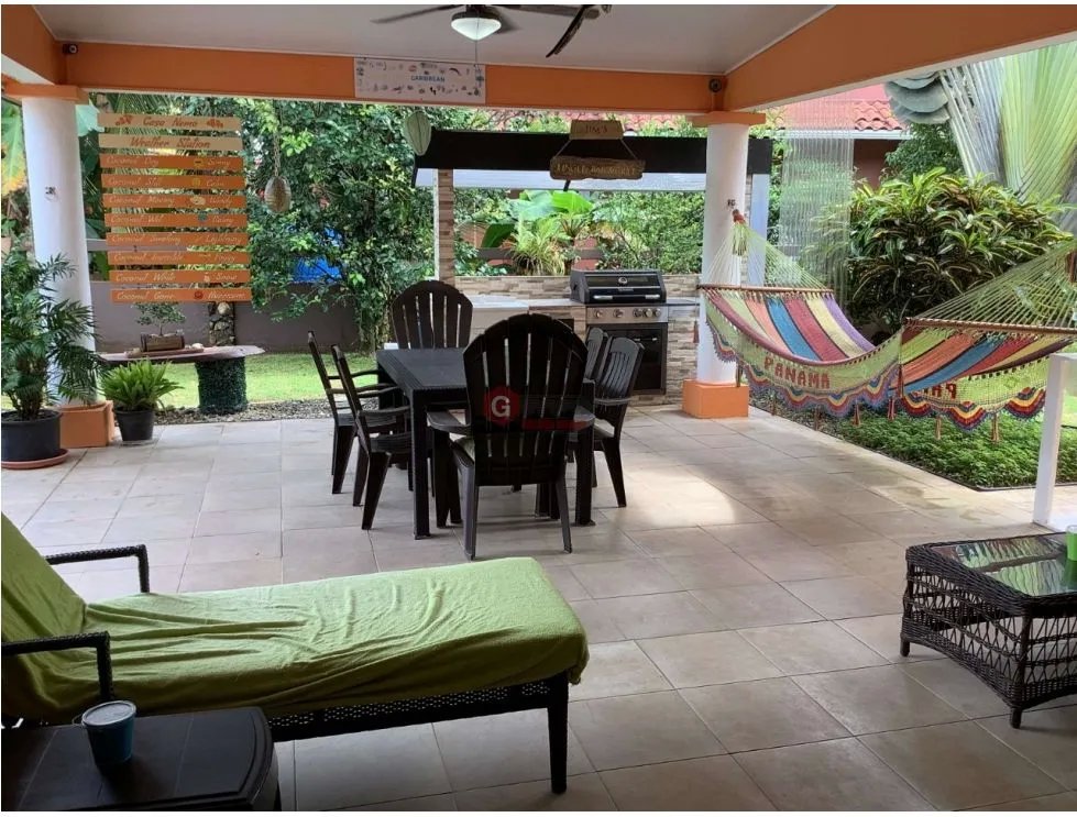 MARIA CHIQUITA / SAN MARINO OCEANFRONT / 1408m2 / 3 BEDROOMS