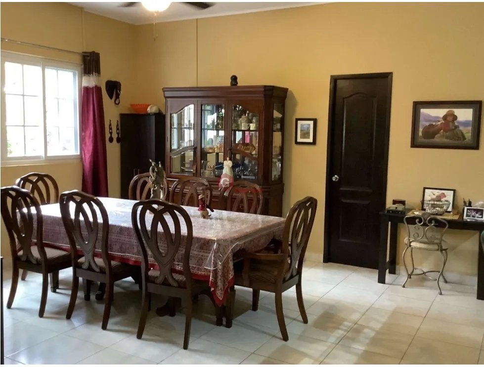 MARIA CHIQUITA / SAN MARINO OCEANFRONT / 1408m2 / 3 BEDROOMS