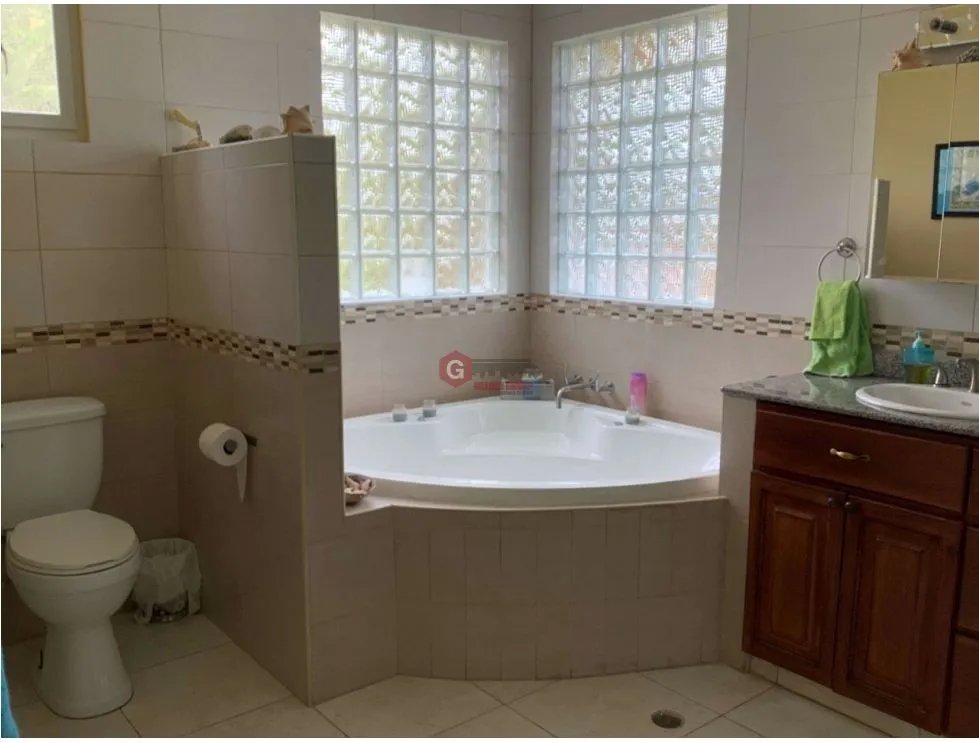 MARIA CHIQUITA / SAN MARINO OCEANFRONT / 1408m2 / 3 BEDROOMS