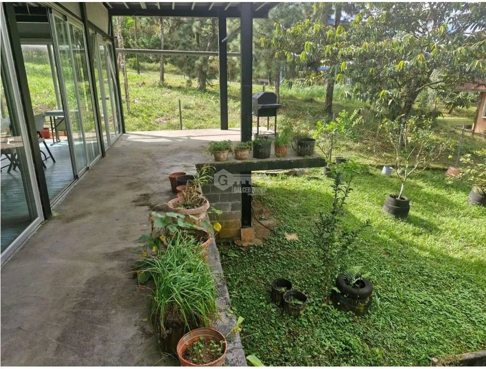 CERRO AZUL / 1000M2 / 4 HABIT / TERRAZA / JARDÍN / TOTALMENTE CERCADA