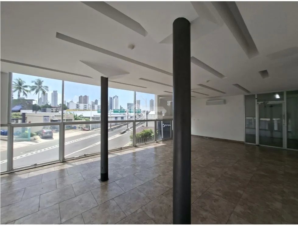 Commercial Space / Parque Lefevre / 75M / 1 Bathroom / 2 Parking Spaces / Air Conditioning