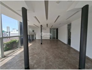 LOCAL / PARQUE LEFEVRE / 75M / 1 BAÑO / 2 PARKING / AIRE ACONDICIONADO