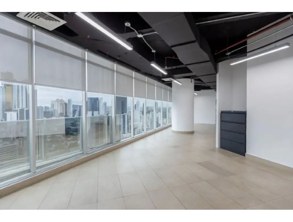 Alquiler de Oficina en F&F Tower calle 50 | 156m2