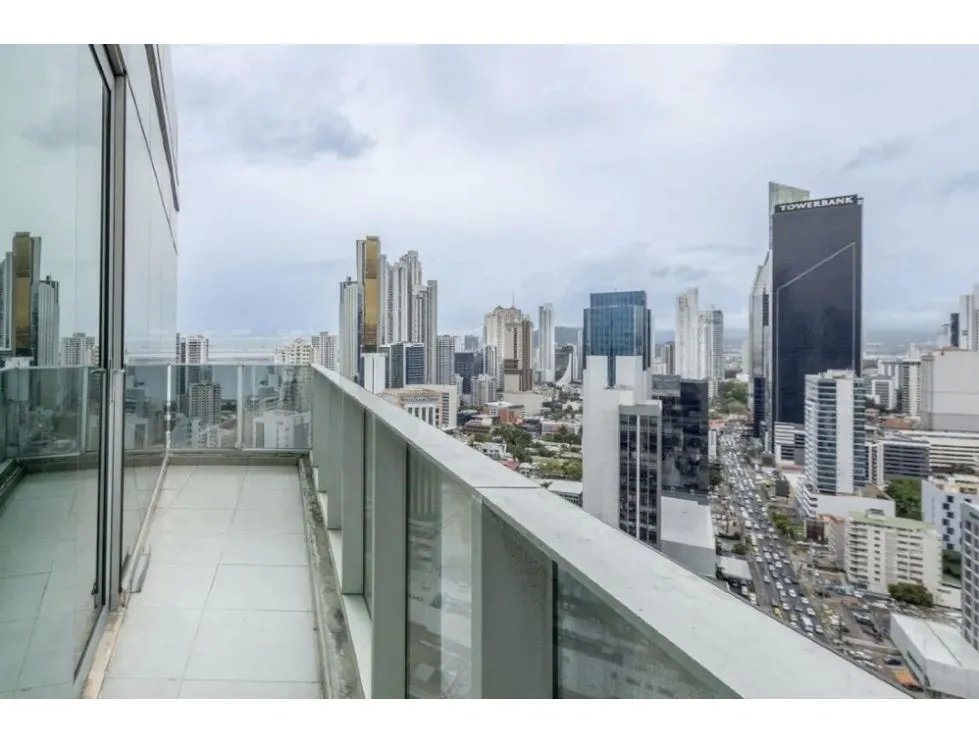 Alquiler de Oficina en F&F Tower calle 50 | 156m2