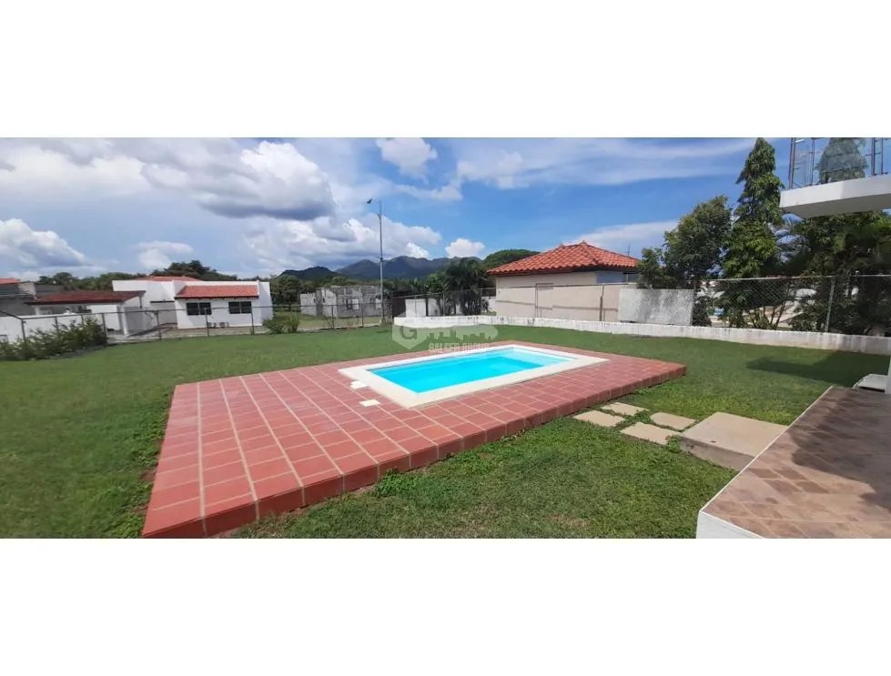GORGONA / PLAYA MALIBU / 861M2 / 3 BEDROOMS / POOL / 2 LEVELS