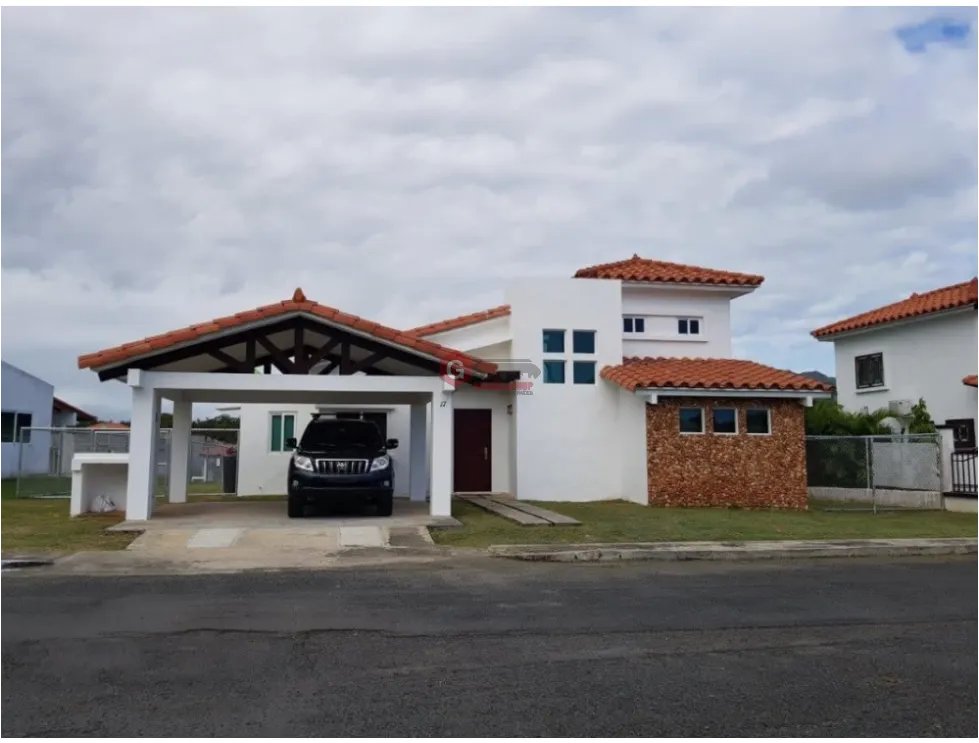 GORGONA / PLAYA MALIBU / 861M2 / 3 BEDROOMS / POOL / 2 LEVELS