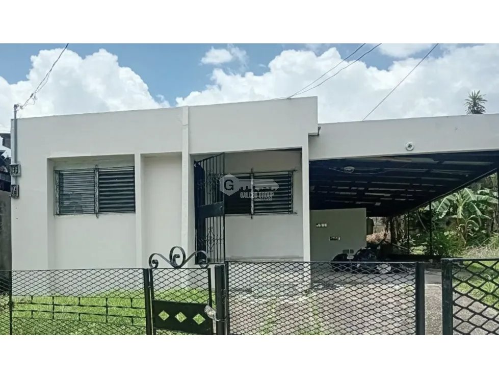 SE AQLUILA CASA SAN ANTONIO 600M 3 HABITACIONES 2 BAÑOS JARDIN VACIO
