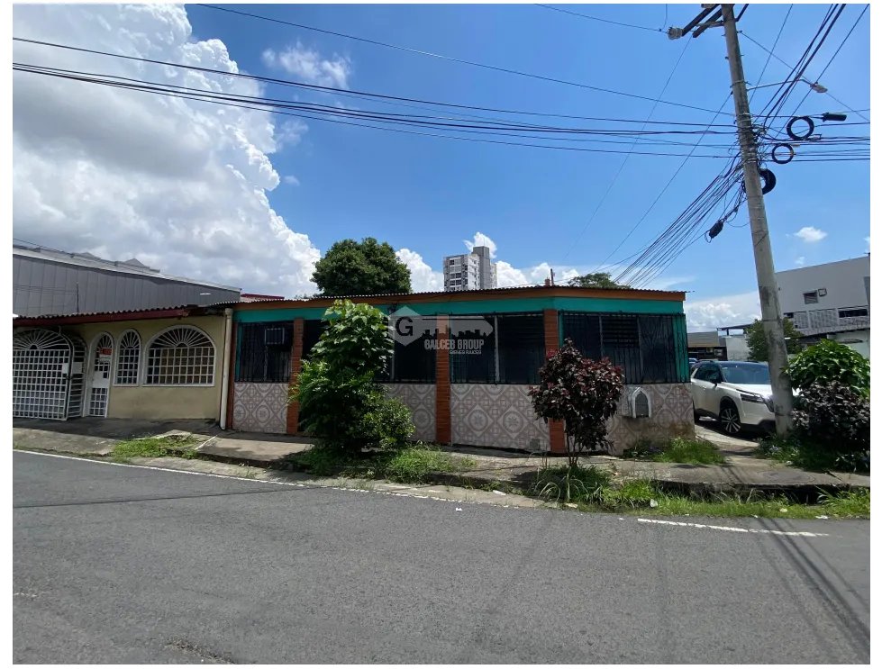 House for Sale in Parque Lefevre, 4th Street, 130M², 3 Bedrooms, Corner Lot