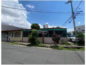 House for Sale in Parque Lefevre, 4th Street, 130M², 3 Bedrooms, Corner Lot
