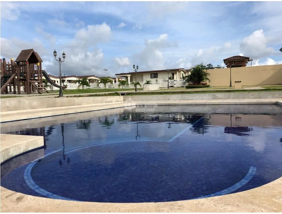 BEAUTIFUL 200M HOUSE FOR RENT IN CHORRERA PH LOS ESTABLOS WITH TERRACE