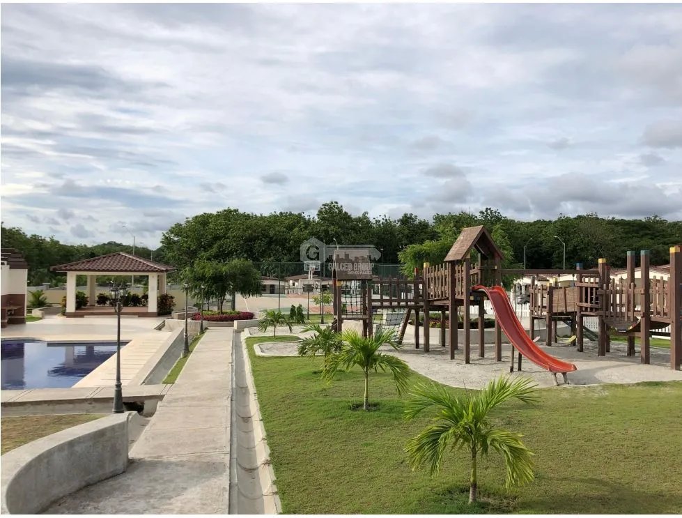 BEAUTIFUL 200M HOUSE FOR RENT IN CHORRERA PH LOS ESTABLOS WITH TERRACE