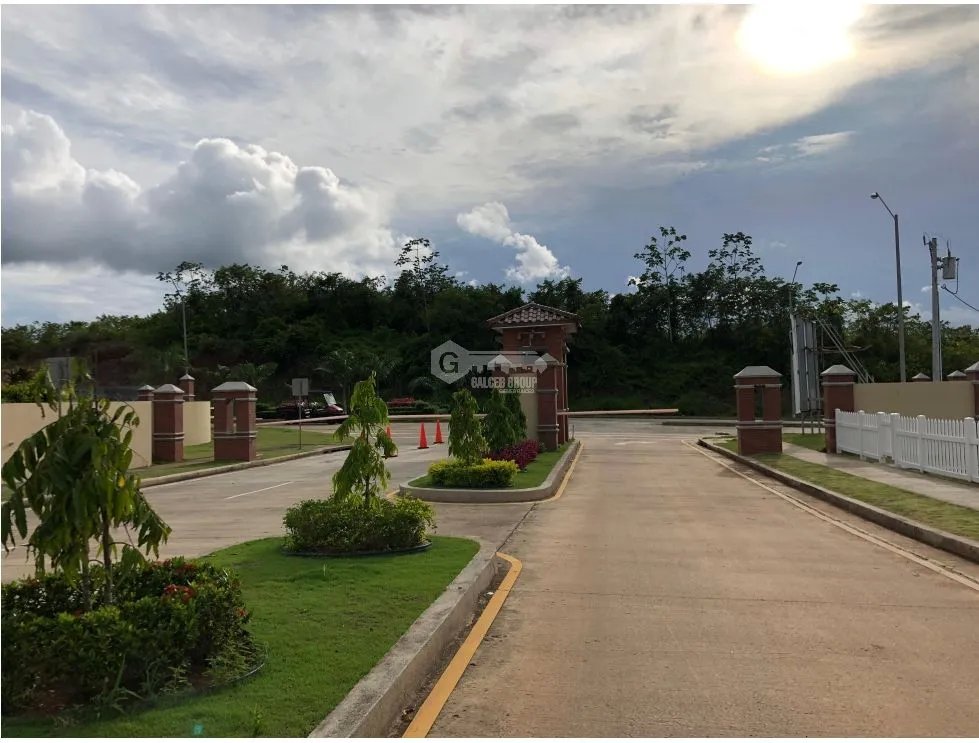 CHORRERA / PH LOS ESTABLOS / 3 BEDROOMS / 200 M2 / TERRACE / UNFURNISHED