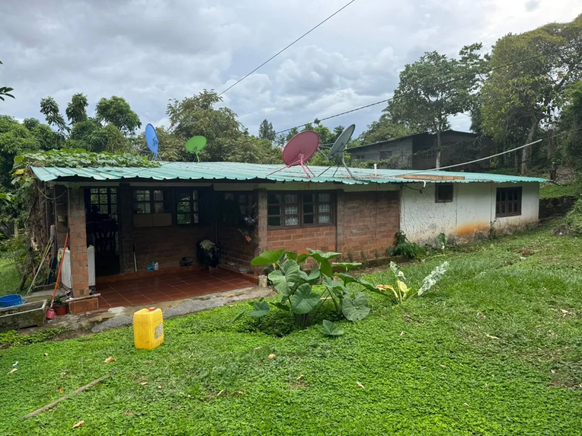 Casa en Venta en el Centro de Santa Fe, Veraguas – 1,899.55 m²