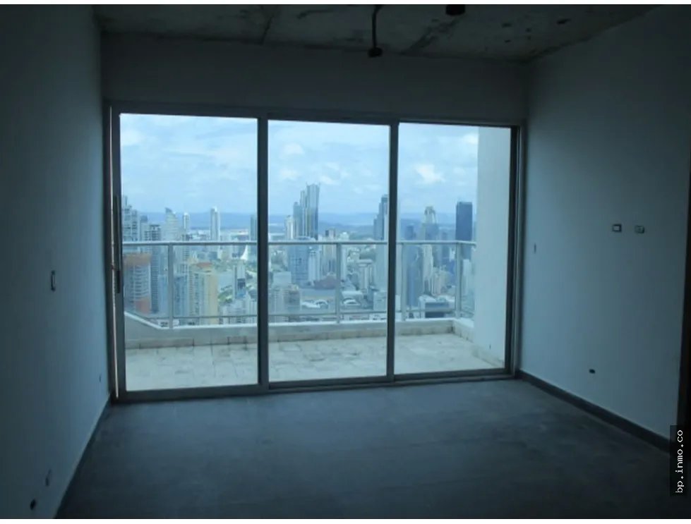 APARTAMENTO A LA VENTA EN PACIFIC VILLAGE