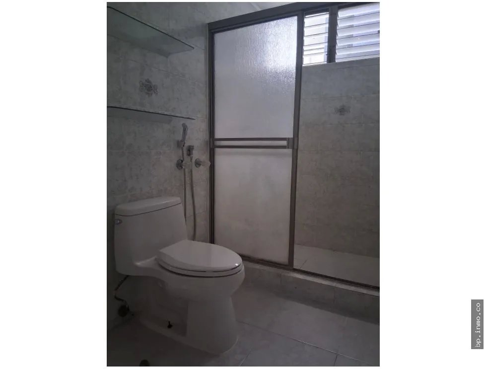 SE VENDE APARTAMENTO EN BELLA VISTA