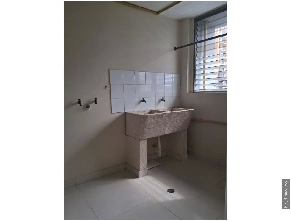 SE VENDE APARTAMENTO EN BELLA VISTA