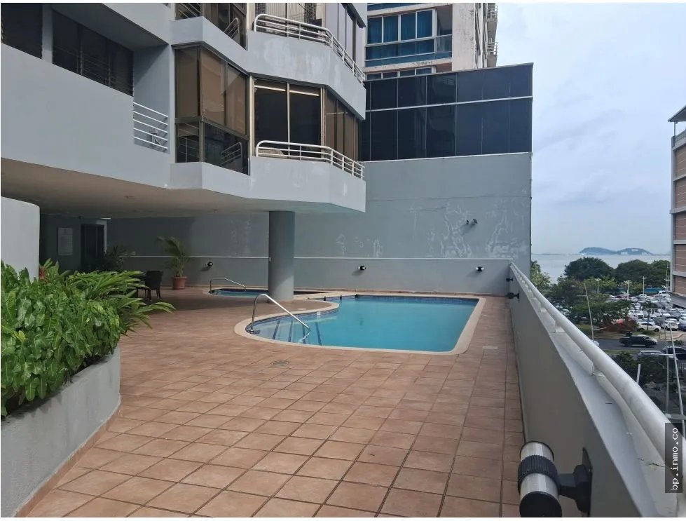 SE VENDE APARTAMENTO EN BELLA VISTA