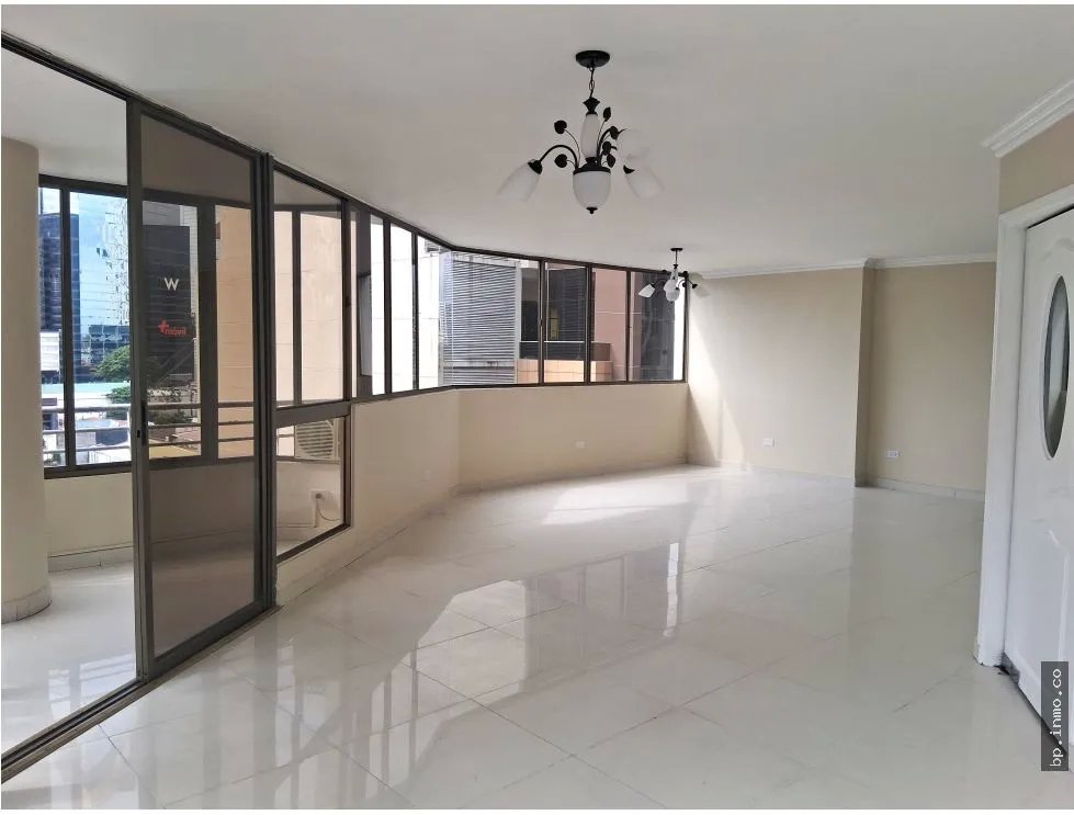 SE VENDE APARTAMENTO EN BELLA VISTA