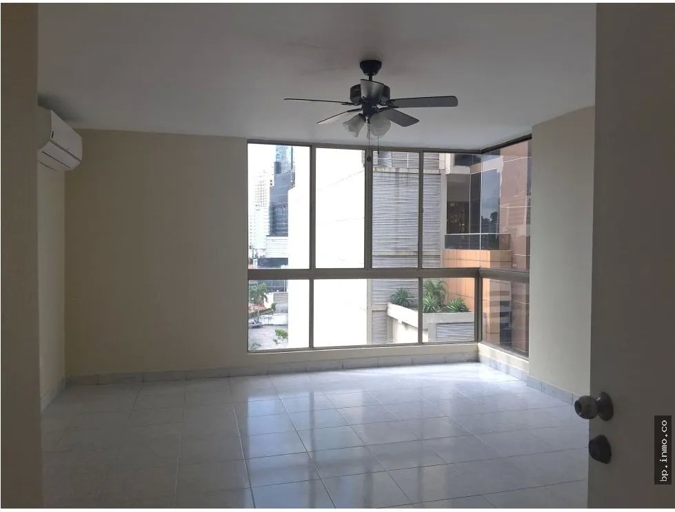 SE VENDE APARTAMENTO EN BELLA VISTA