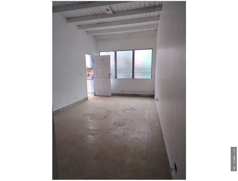 EDIFICIO EN CASCO VIEJO DISPONIBLE