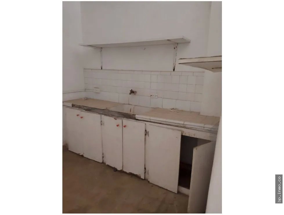 EDIFICIO EN CASCO VIEJO DISPONIBLE