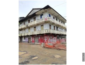 BUILDING AVAILABLE IN HISTORIC CENTER