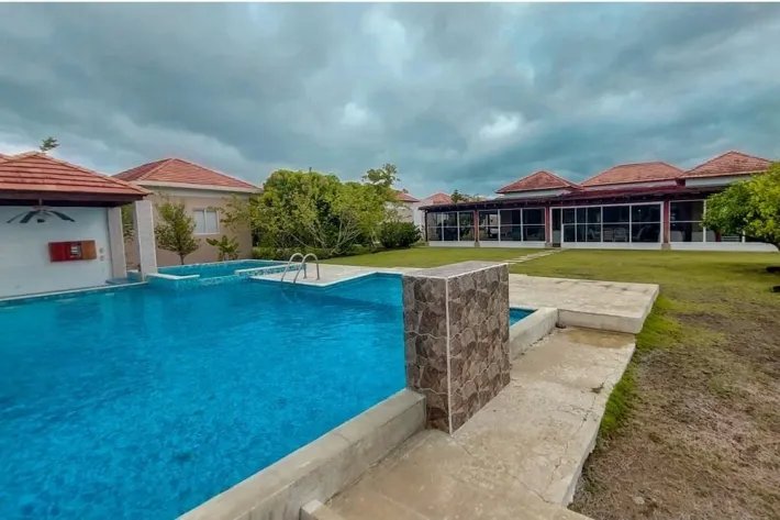 Se vende casa en Río Hato, Coclé